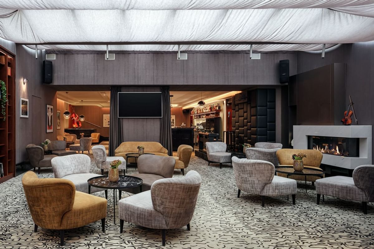 majesty-lounge-ii-e-mail